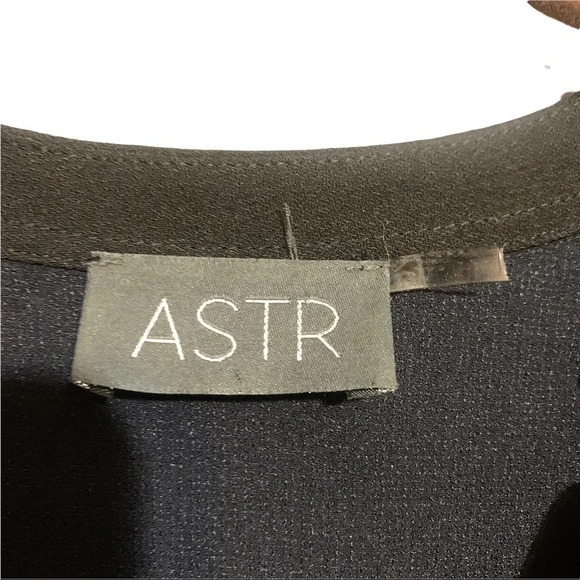 ASTR V NECK SHIFT DRESS Navy Black Size Small - Picture 6 of 8